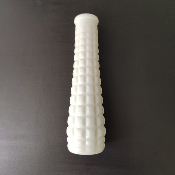 Vintage | EO Brody milk glass bud vase | geometric pattern - Picture 6 of 9
